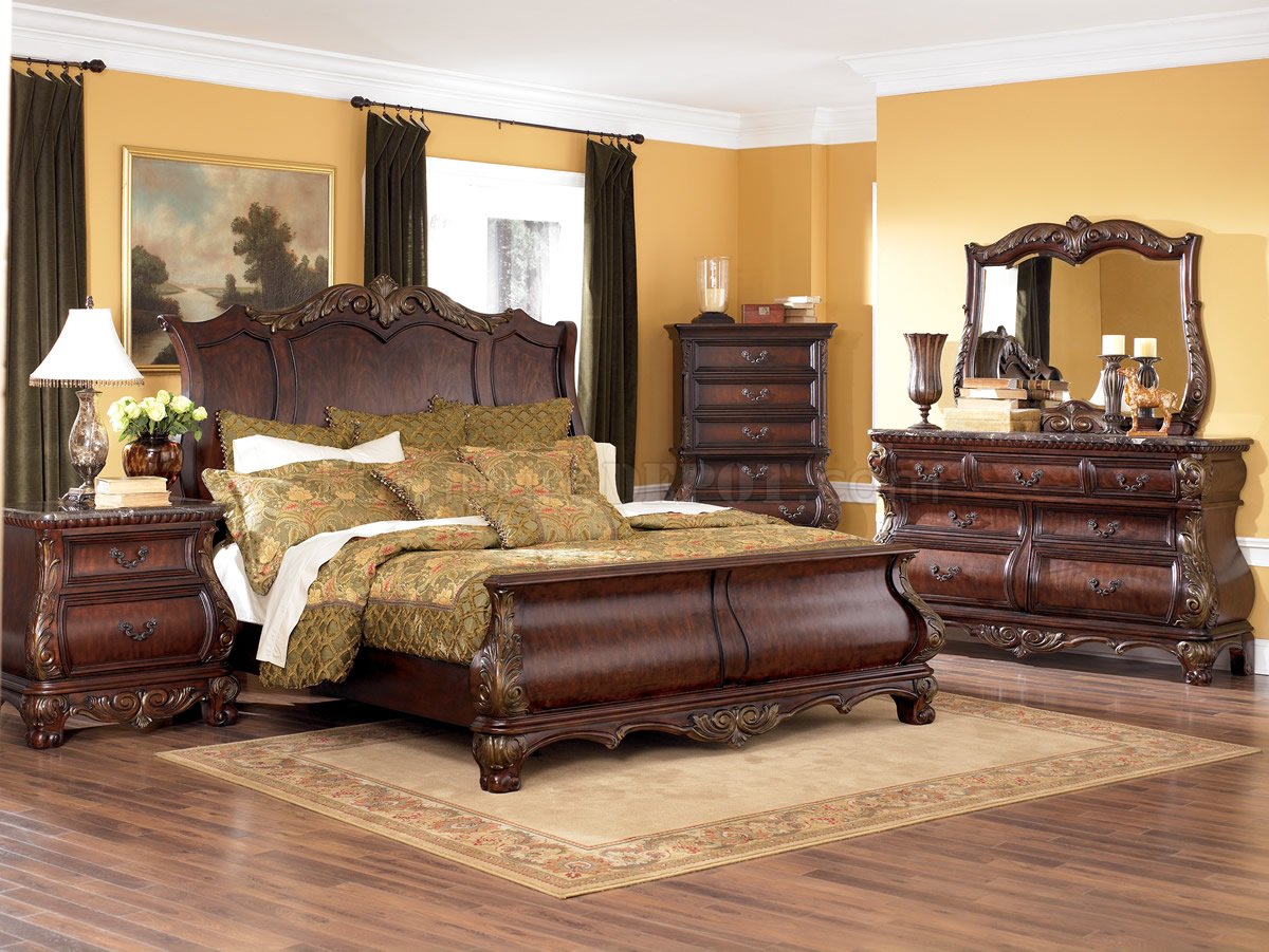 Warm Brown Finish 6Pc Classic Bedroom Set w/Optional Armoire