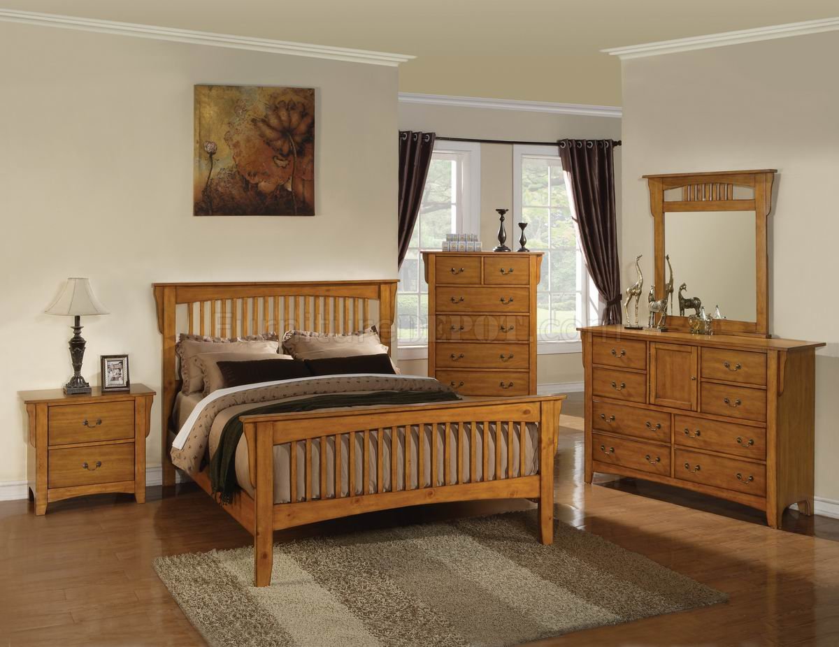 pine finish bedroom furniture