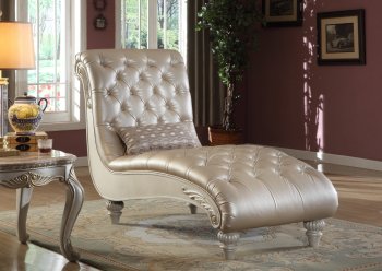 Marquee Chaise 652 in Pearl Bonded Leather by Meridian [MRCL-652 Marquee]