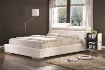 Maxine 300379 Upholstered Bed in White Leatherette by Coaster [CRB-300379 Maxine]