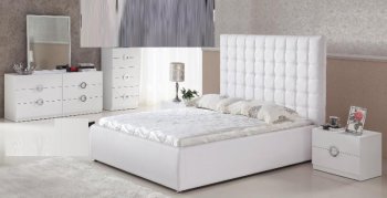 Christopher Bedroom in White by American Eagle w/Options [AEBS-Christopher White]