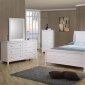 White Finish Kid's Classic 4Pc Bedroom Set w/Curved Sleigh Bed