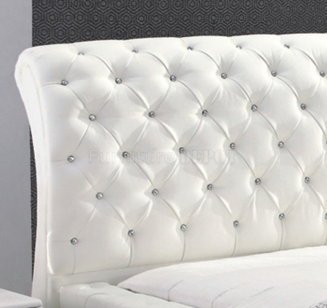 White Diva Bedroom w/Tufted Bed & Optional Casegoods