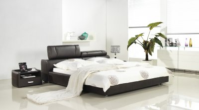 Cannes Bed in Brown Leather by Casabianca