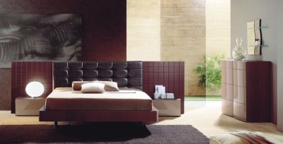 Warm Cappuccino Finish Modern Bedroom With Leather Details