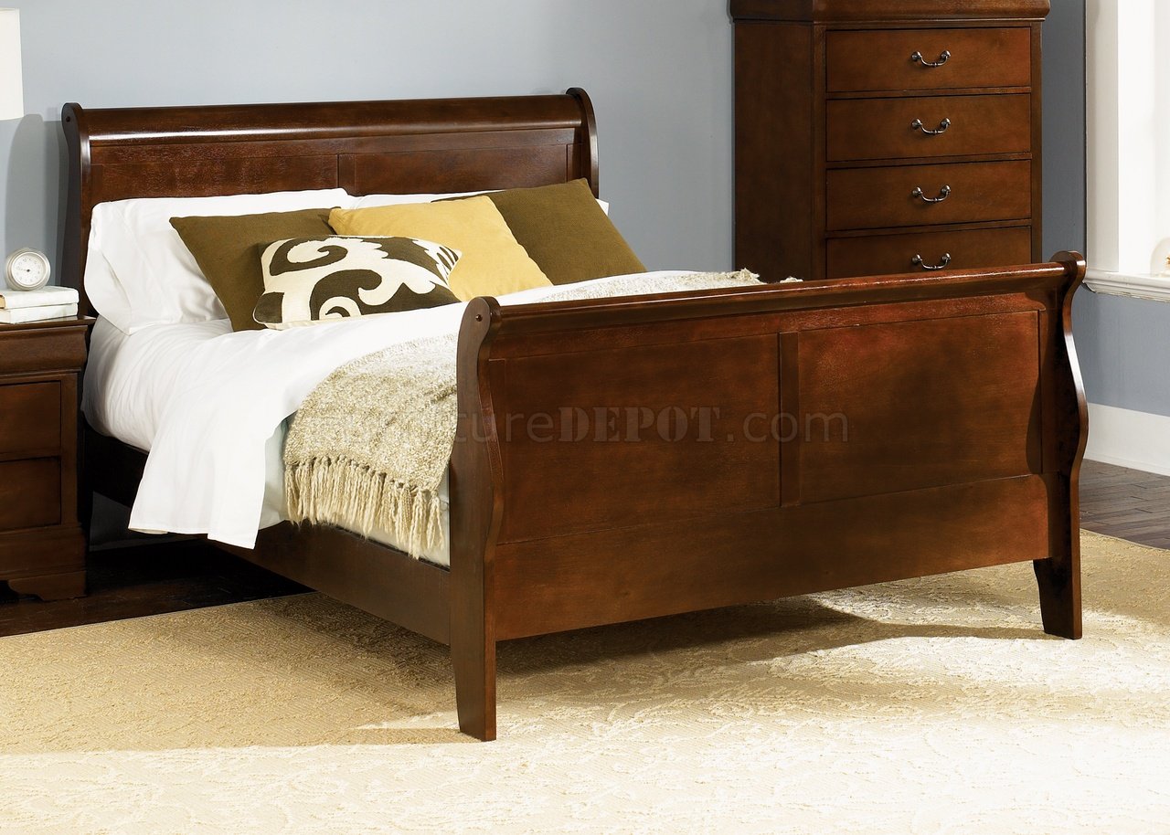 Yuan Tai Louis Phillip King Bed and 4-Piece Sleigh