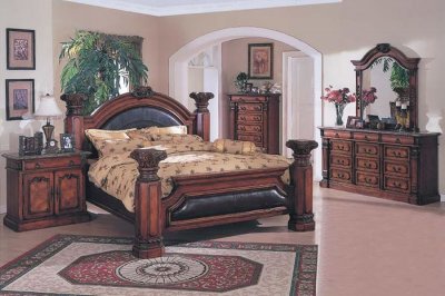 38-9431Traditional Style Bedroom with Posts