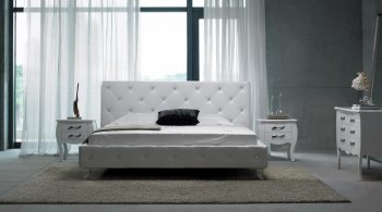 White or Black Leatherette Modern 4Pc Bedroom Set w/Crystals [VGBS-Monte-Carlo-White]