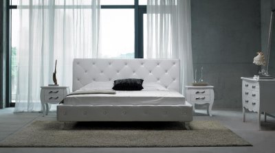 White or Black Leatherette Modern 4Pc Bedroom Set w/Crystals