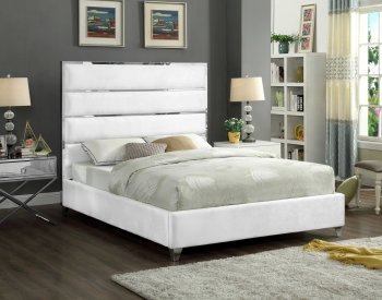 Zuma Upholstered Bed in White Velvet Fabric by Meridian [MRB-Zuma White]