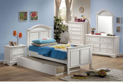 White Finish Kids Bedroom w/Louvered Shutter Bed Design