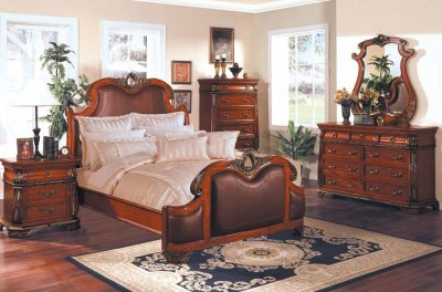 Cherry Finish Leather Upholstery Traditional Bedroom Set