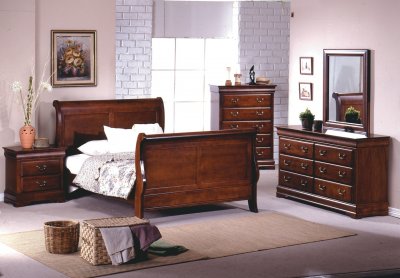 Brown Cherry Finish Classic Bedroom w/Optional Case Goods