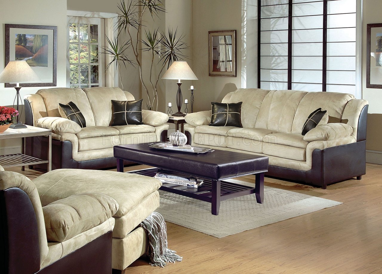 Two-Tone Contemporary Living Room w/Solid Wood Feet