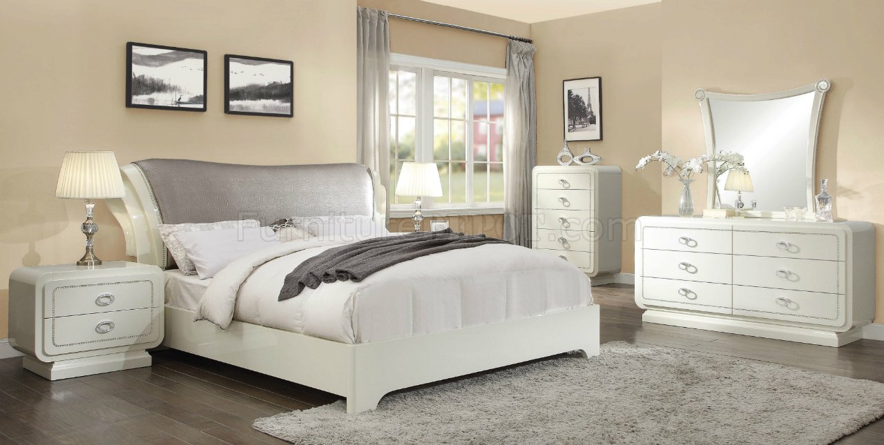 Bellagio Bedroom 5Pc Set 20390 in Ivory & Silver Croc by Acme
