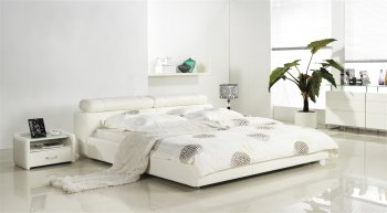 Cannes Bed in White Leather by Casabianca [CBB-Cannes White]