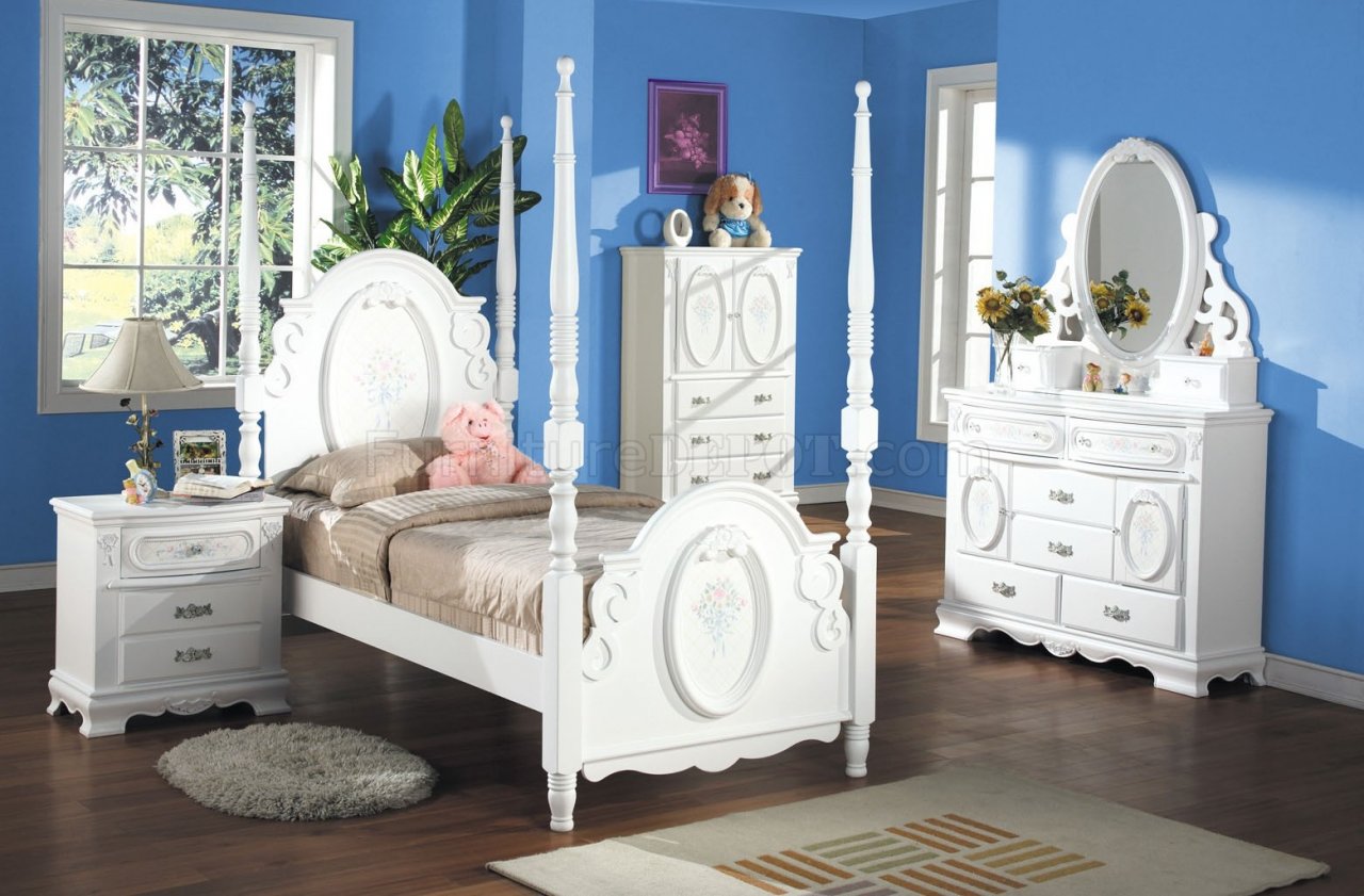 Princess Bedroom Set Flora In White By Acme