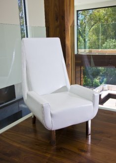 White Full Bi-Cast Leather Modern Lounge Chair w/Tall Back